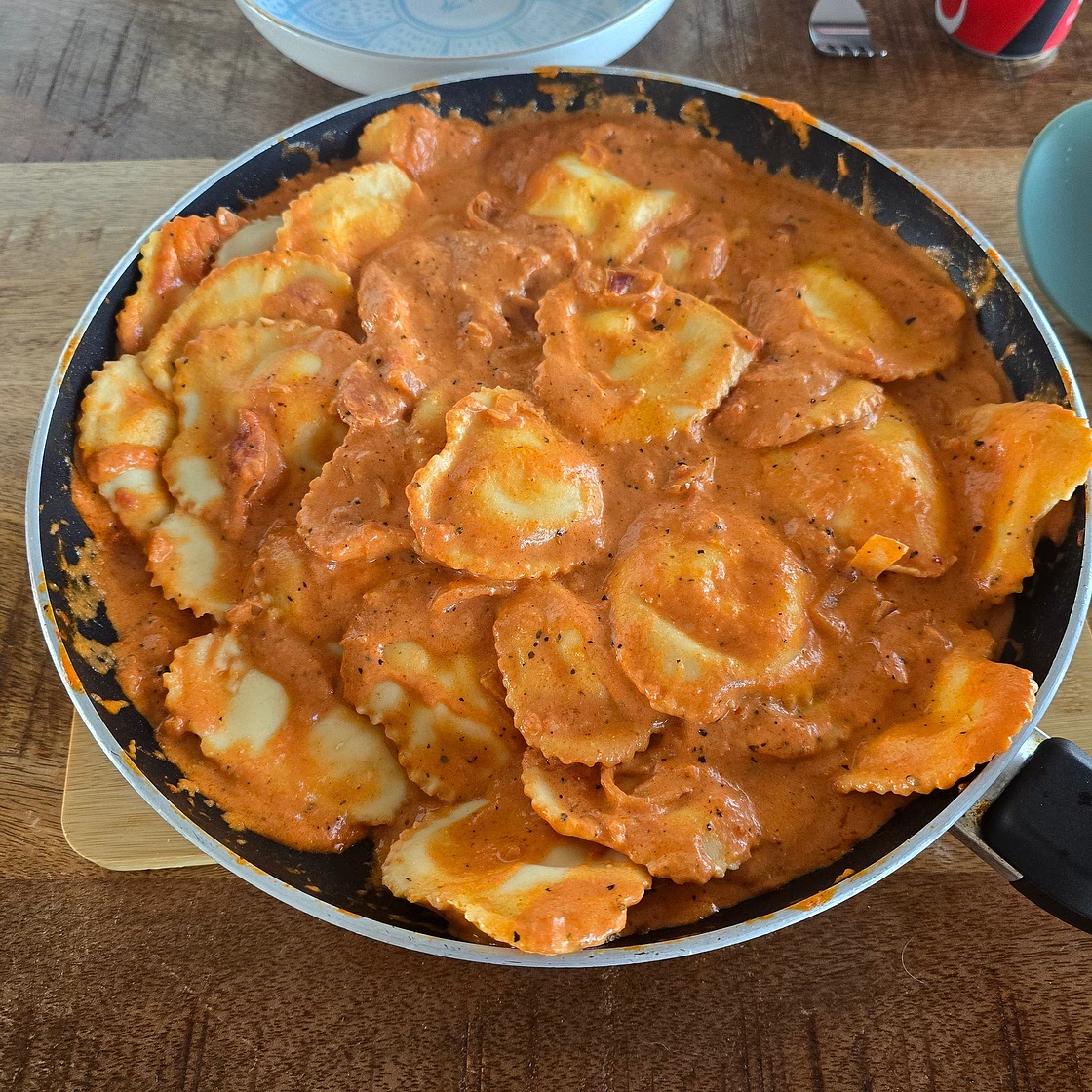 Ravioli met een tomaten mascarpone saus