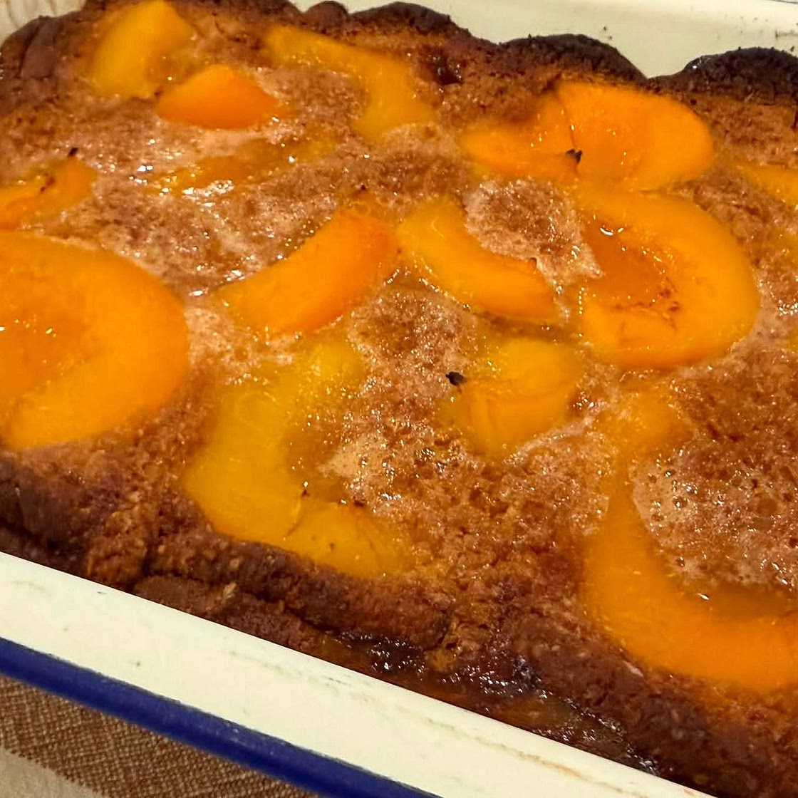 Two ingredient peach cobbler