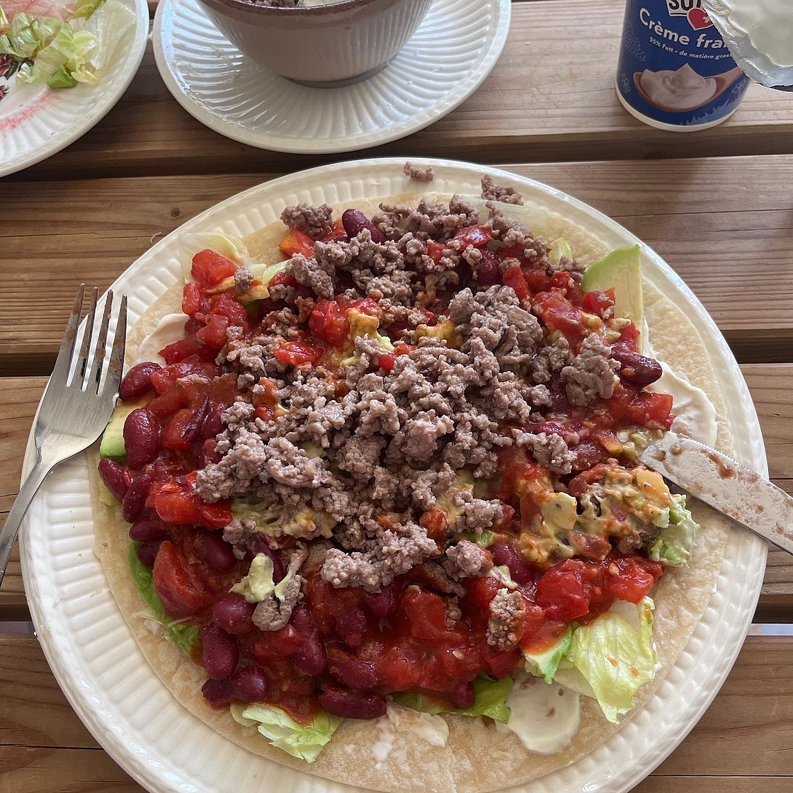 Minced Meat Wraps with Guacamole and Tomato Sauce