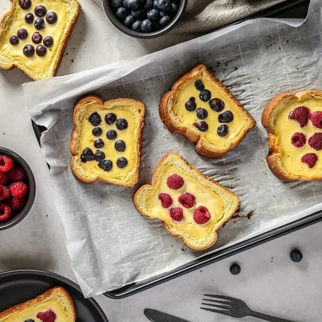 Custard Yogurt Toast