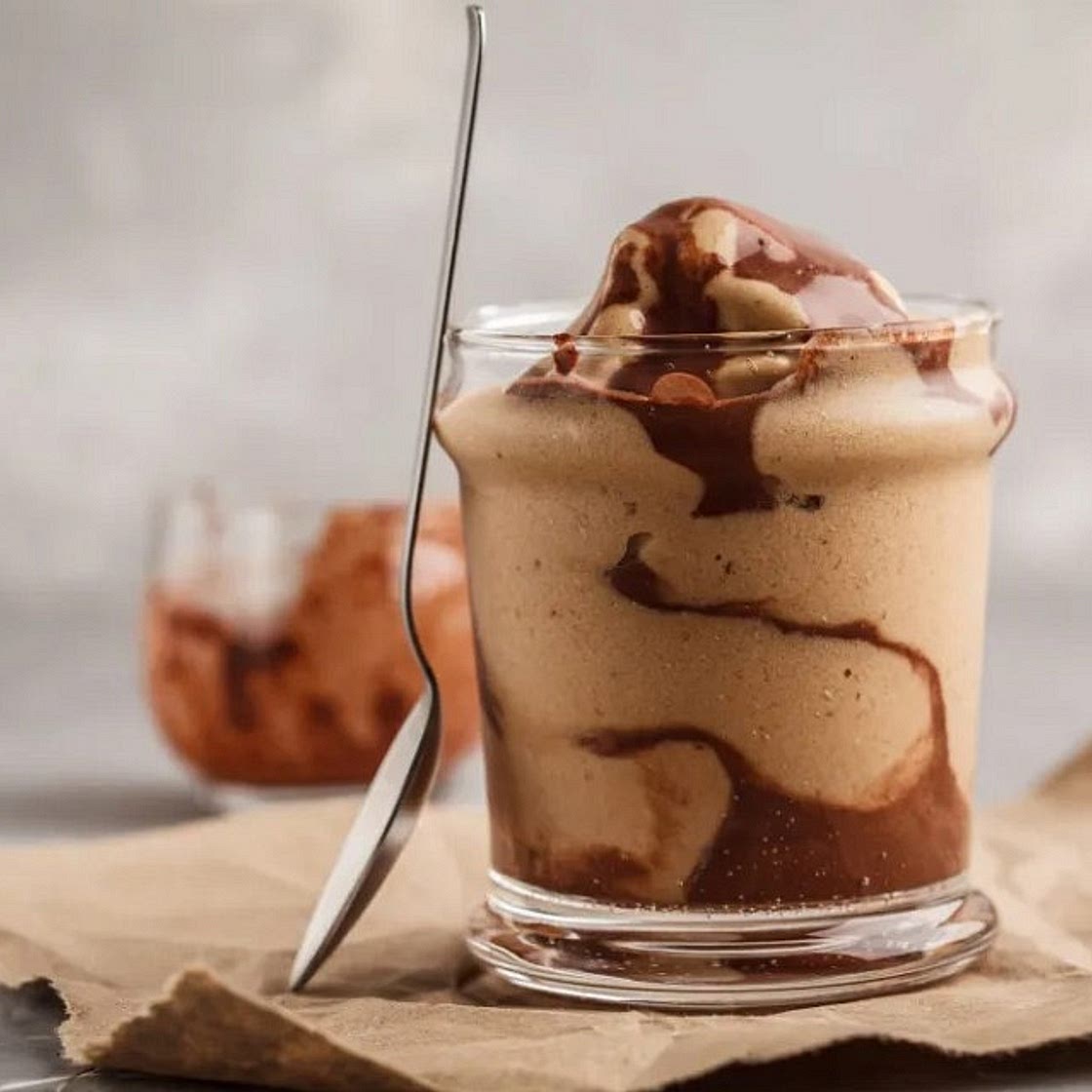 High-Protein Snickers Smoothie