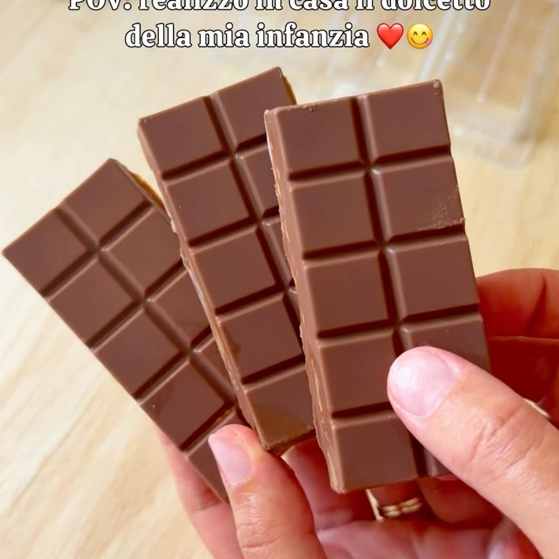 KINDER CEREALI fatti in casa 😍 pochi e semplici ingredienti, una soddisfazione UNICA! Vi assicuro che vanno a ruba!! INGREDIENTI per 3 KINDER CEREALI: una tavoletta di cioccolato al latte (100g) fuso PER IL RIPIENO: 60g di cioccolato bianco fuso 15g di ri