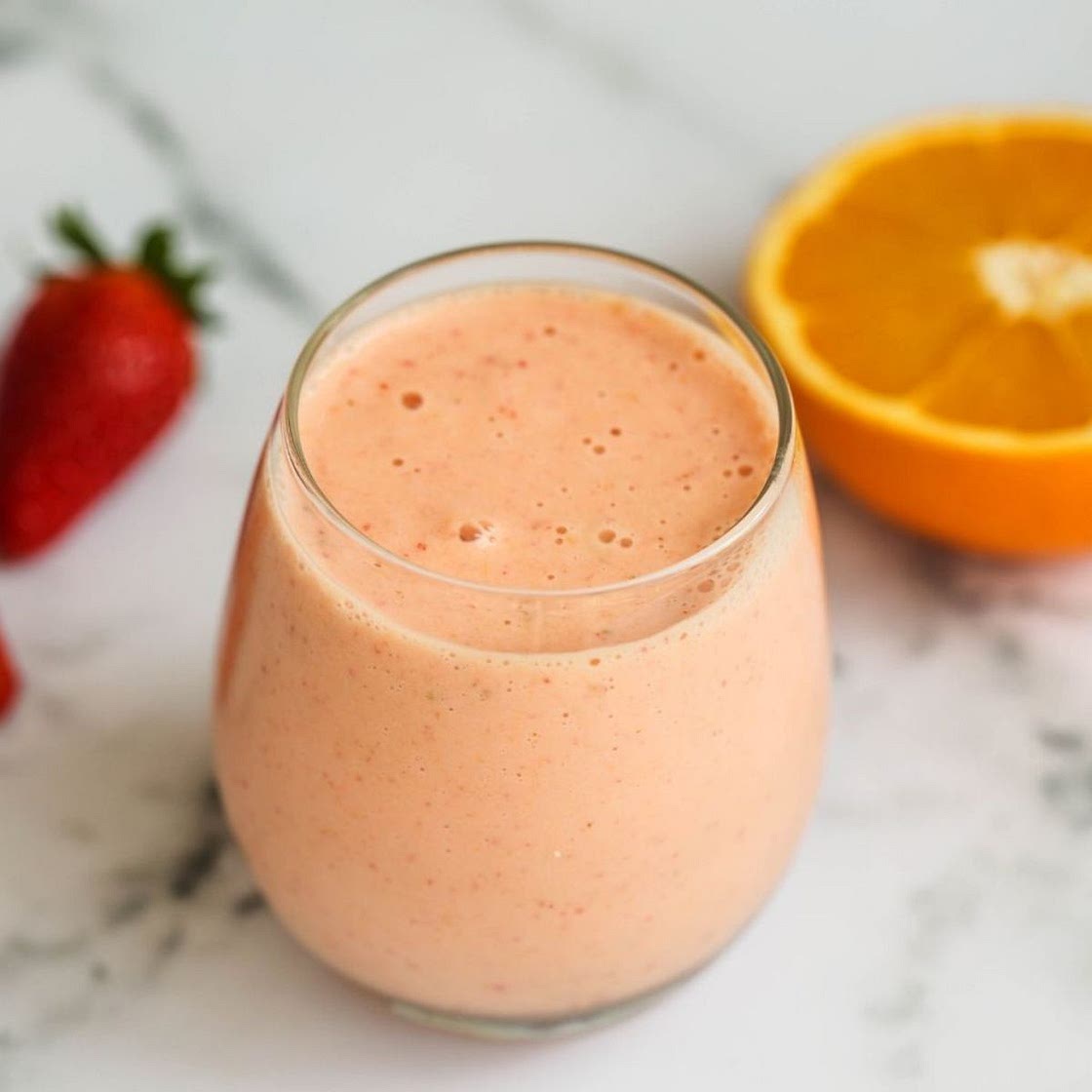 The Strawberry Summer Smoothie: A Creamy, Citrusy Taste of Sunshine