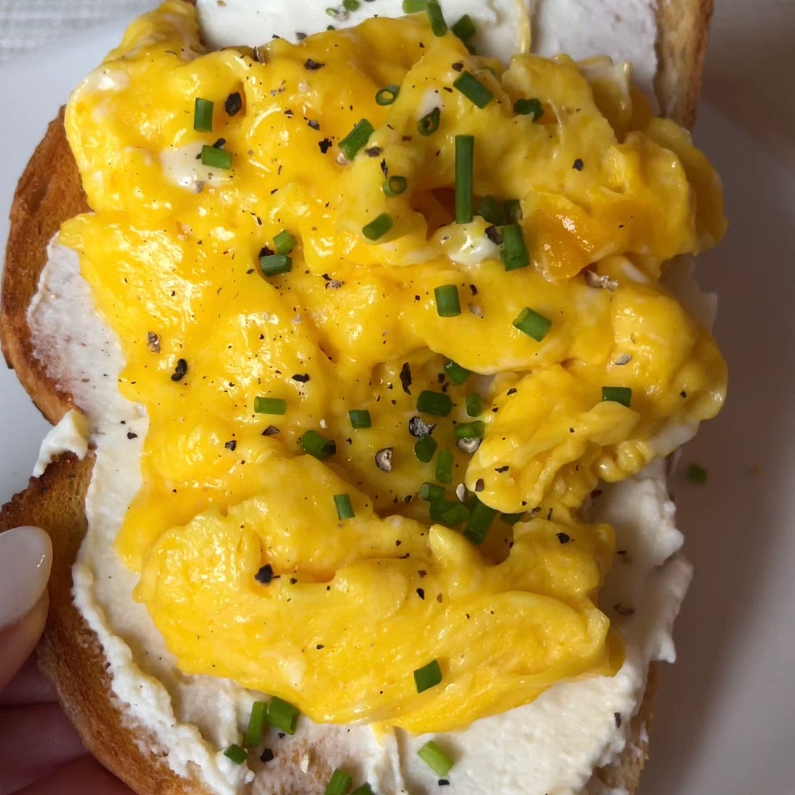 How to Make the Perfect Soft Scrambled Eggs