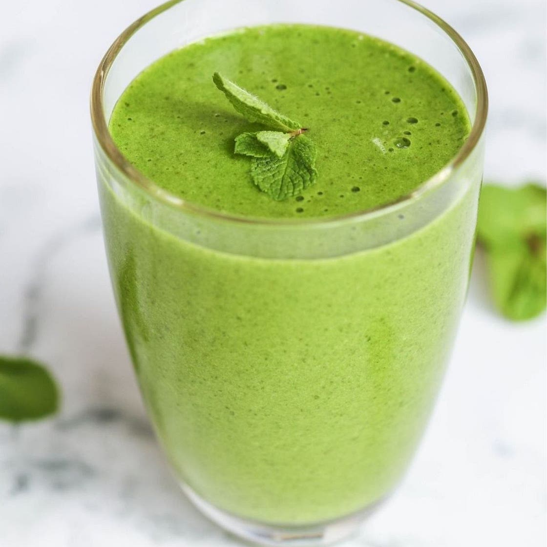 The Green Glow Smoothie: Clean, Crisp, and Refreshingly Simple