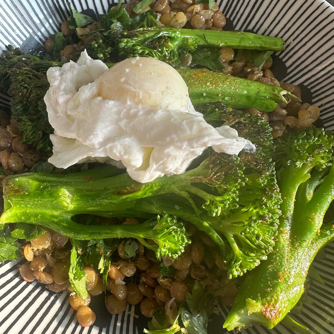 Lentil salad with poached egg and broccoli