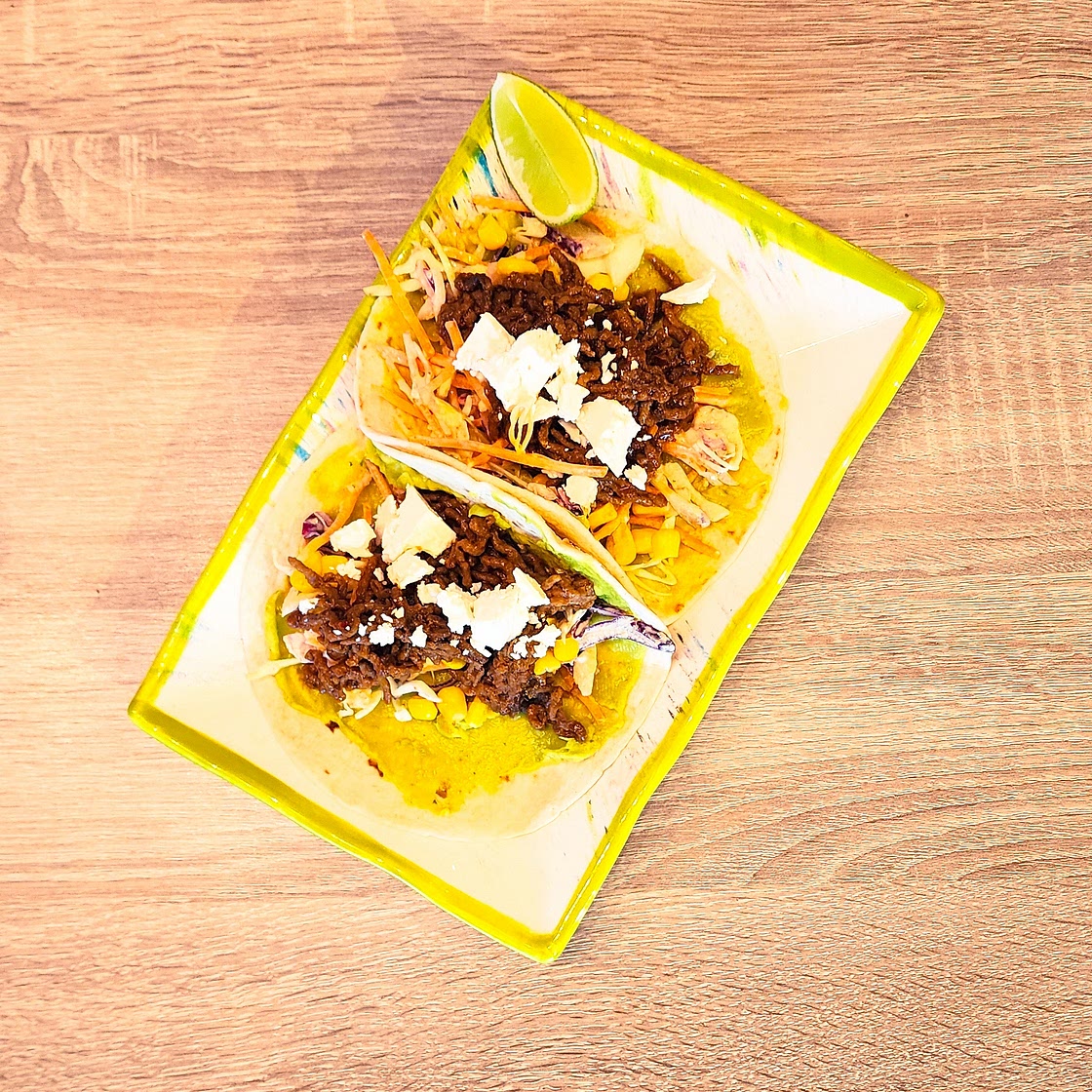 Tacos au bœuf, guacamole & fromage à la grecque
