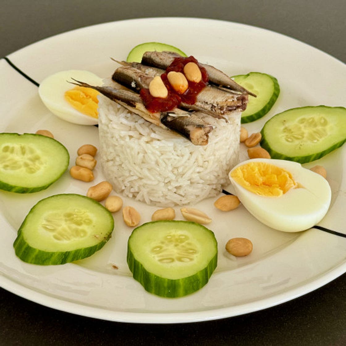 Malaysian coconut milk rice - nasi lemak