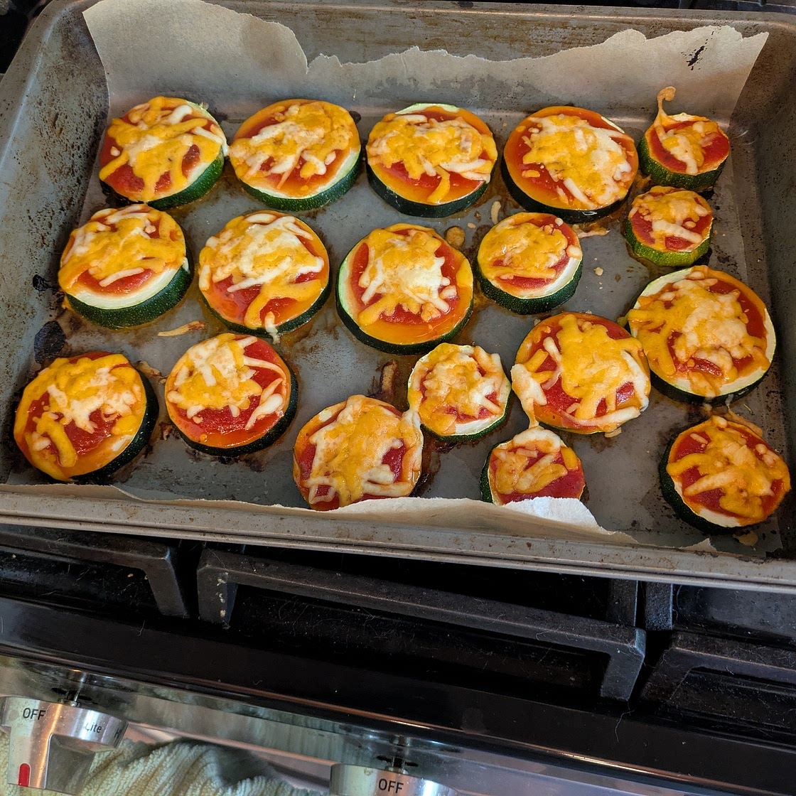 Mini pizza bites - low calorie, low carb 