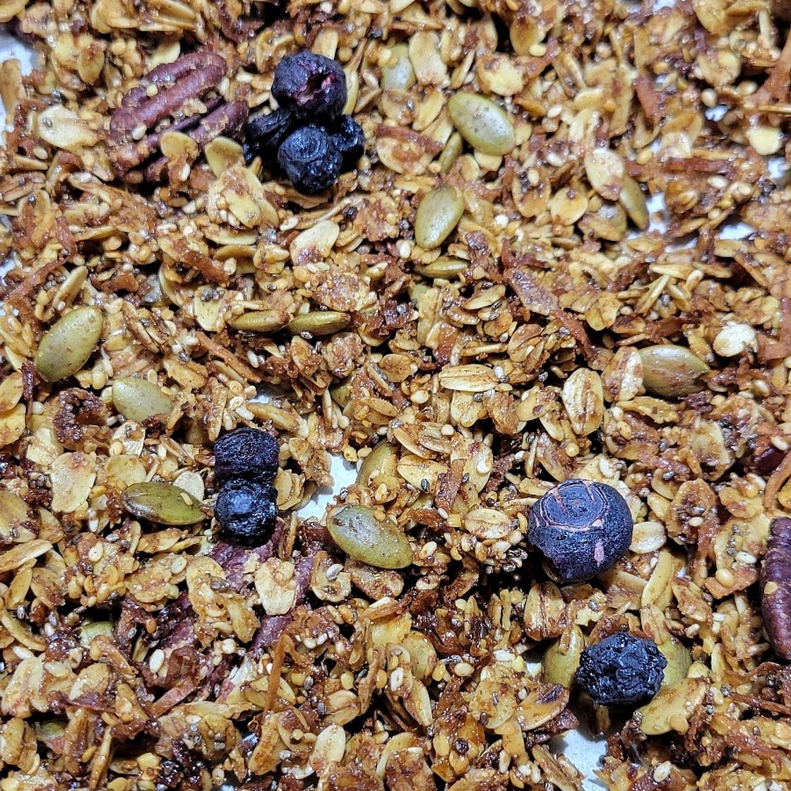 maple, coconut & blueberry granola