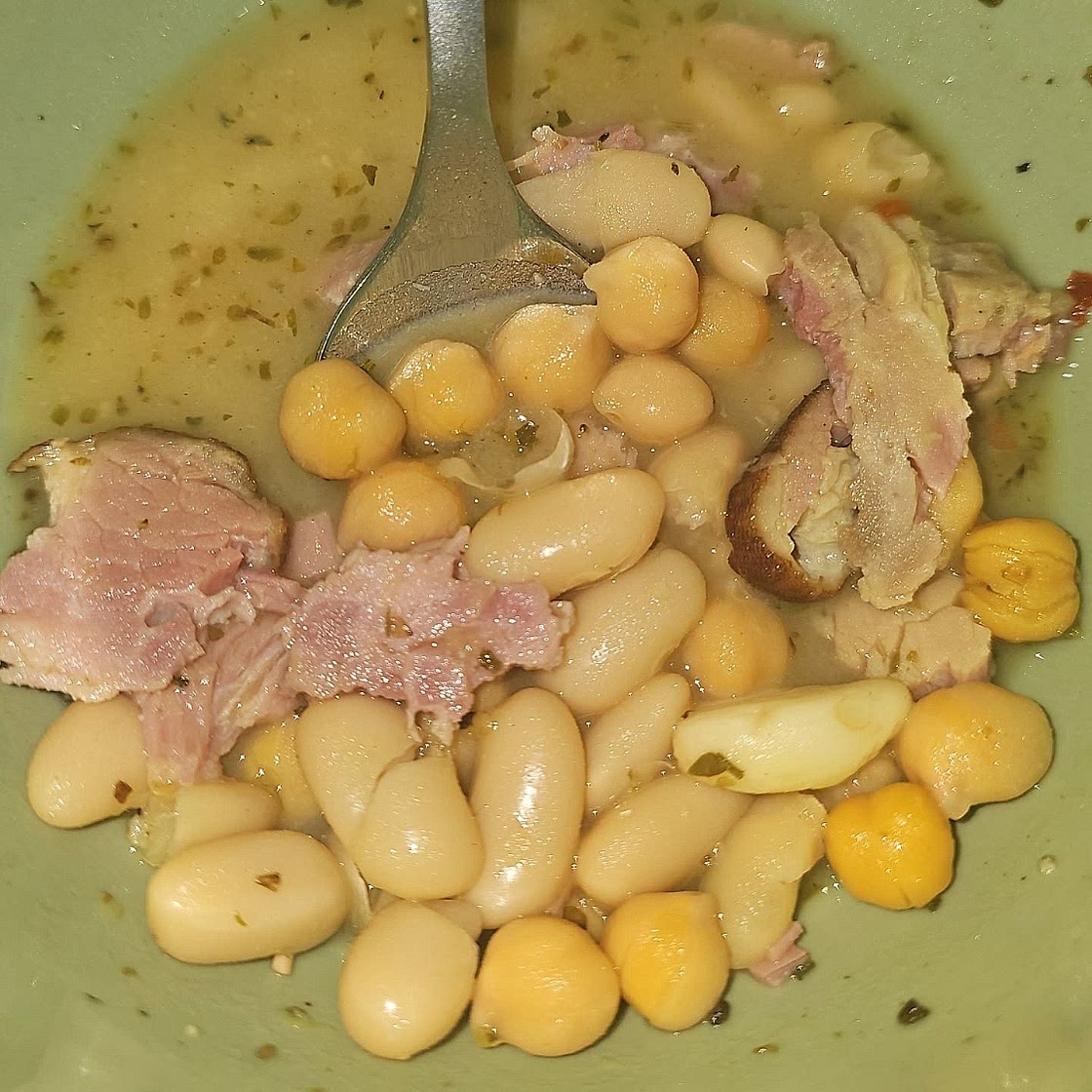 Easy Rosemary Garlic White Bean Soup
