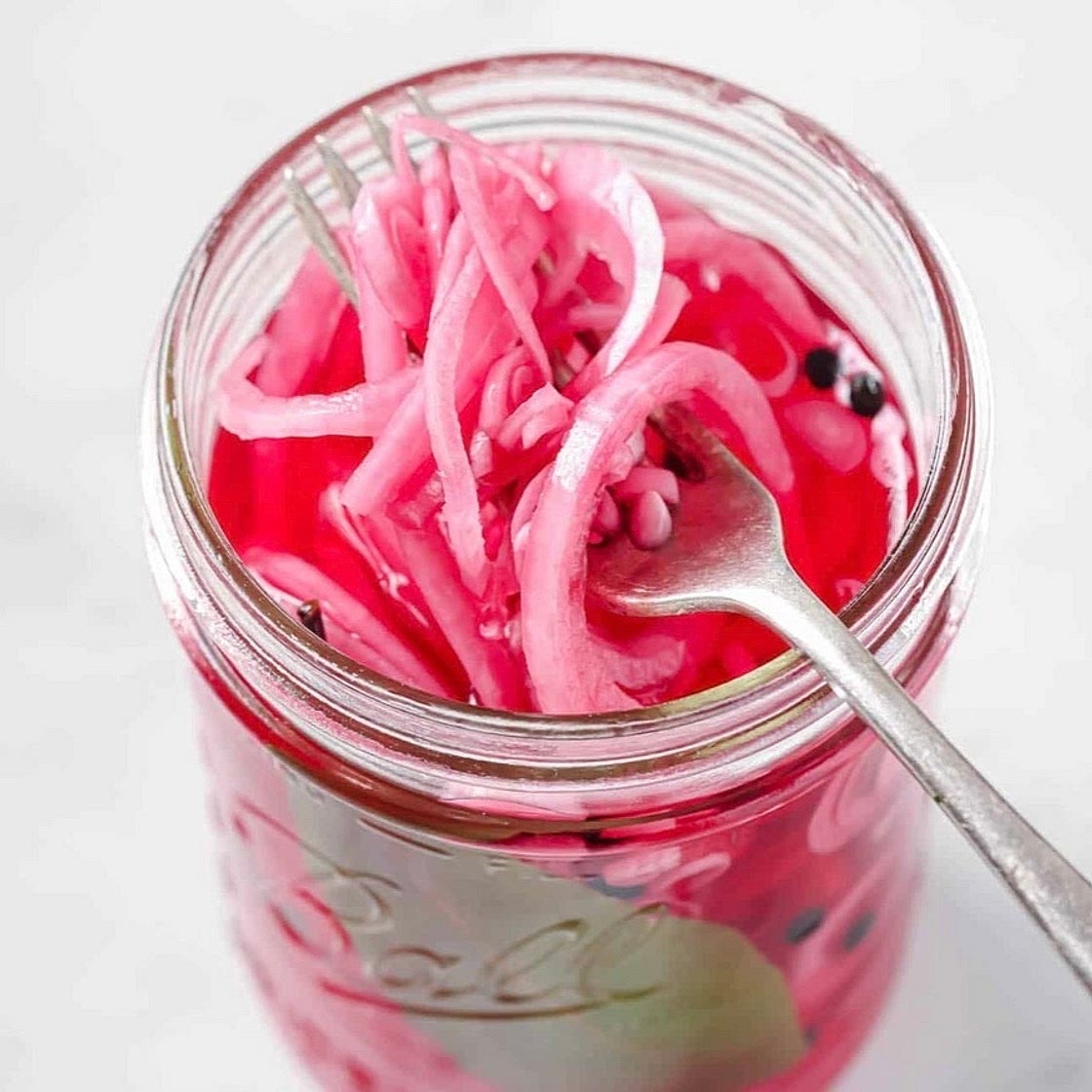 Pickled red onions with apple cider vinegar