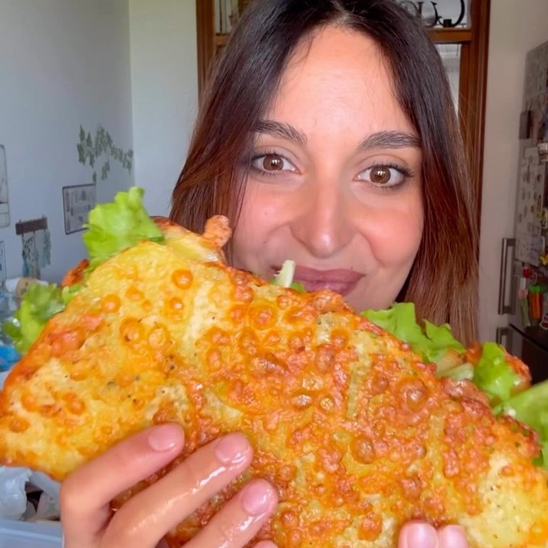 TOAST di PATATE 😍 un piatto super originale, per il pranzo e la cena di tutti i giorni! Croccantissimi fuori e da farcire a piacere con quello che più ci piace! ✅Salva il Reel, per averla sempre a portata di mano 😊 INGREDIENTI: 2 patate piccole 100 g di