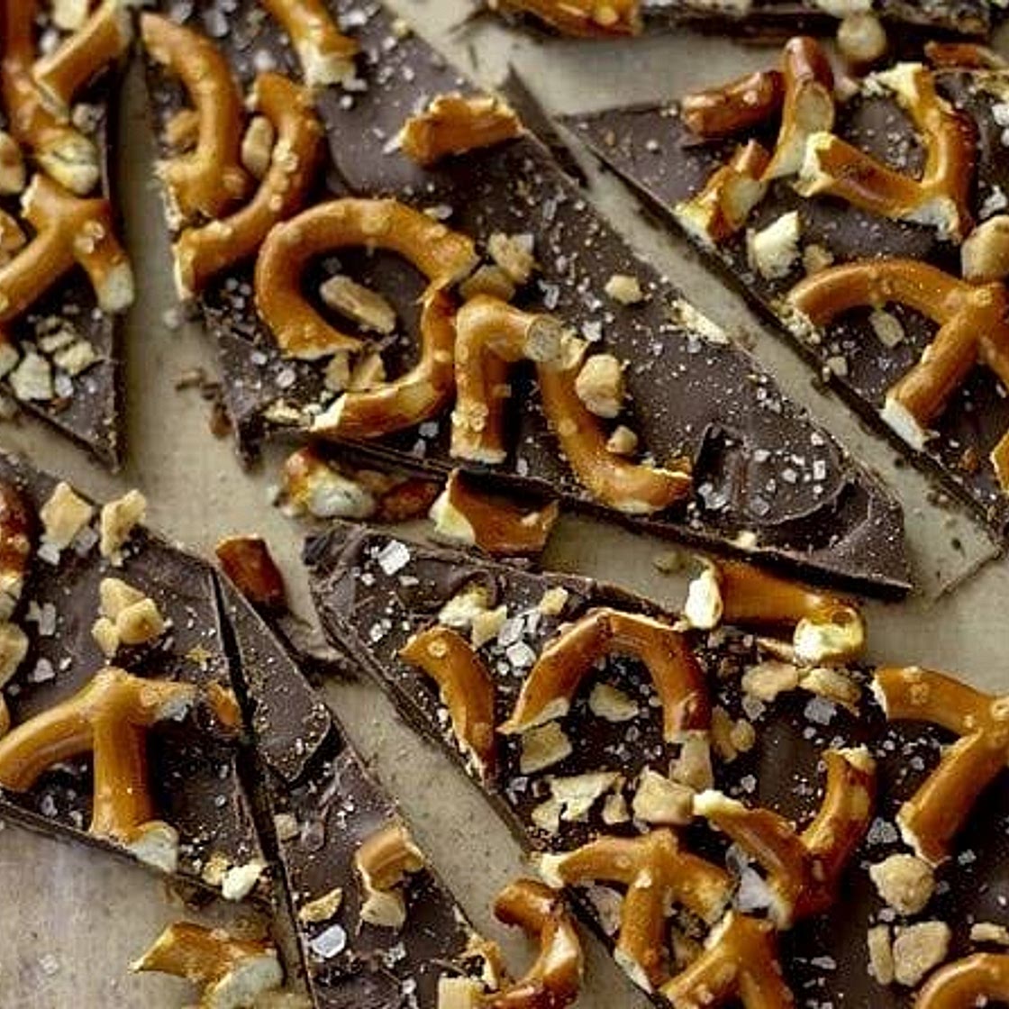 Healthy Chocolate Pretzel Bark