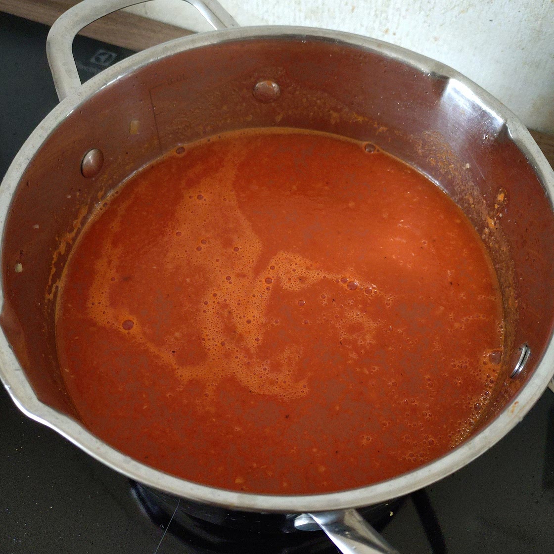 One Pot Tomato Soup (With Fresh Tomatoes)
