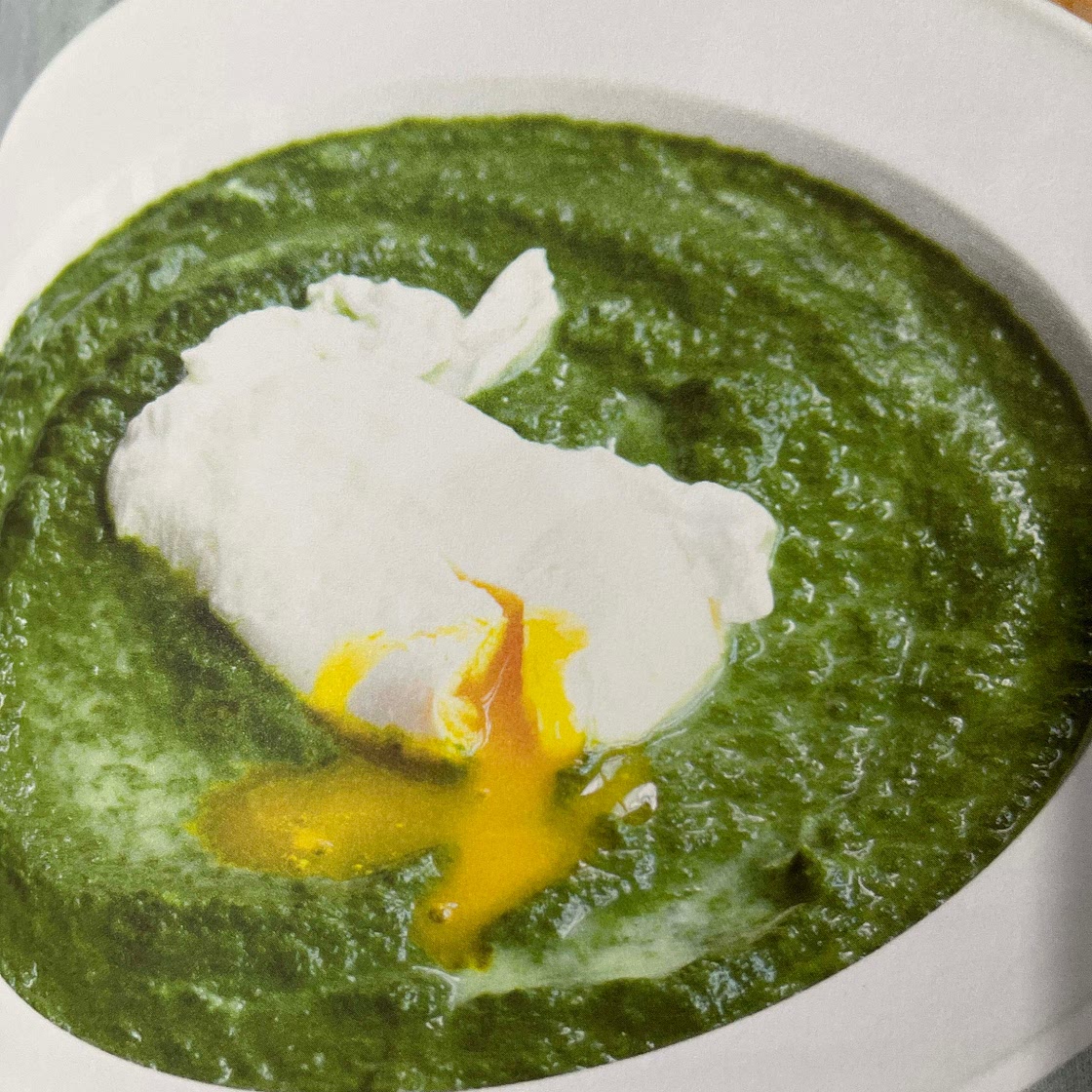 Soupe aux épinards et œufs pochés 