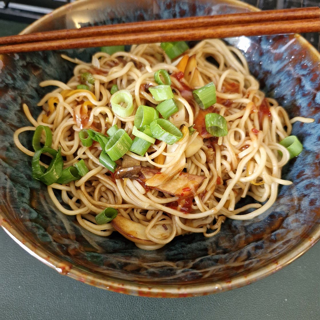 Gebratene, chinesische Nudeln