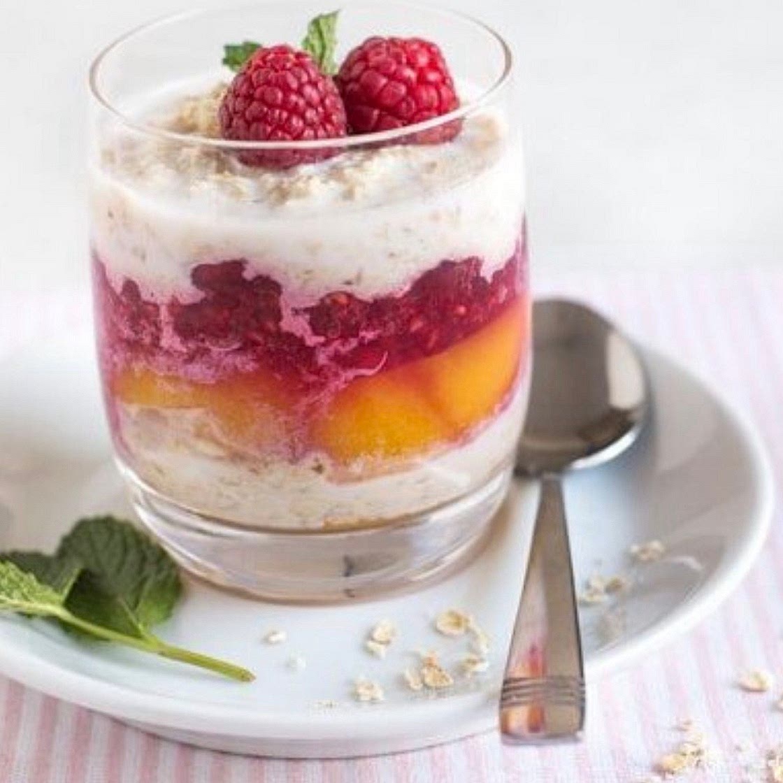 Peach & raspberry crunch overnight oats