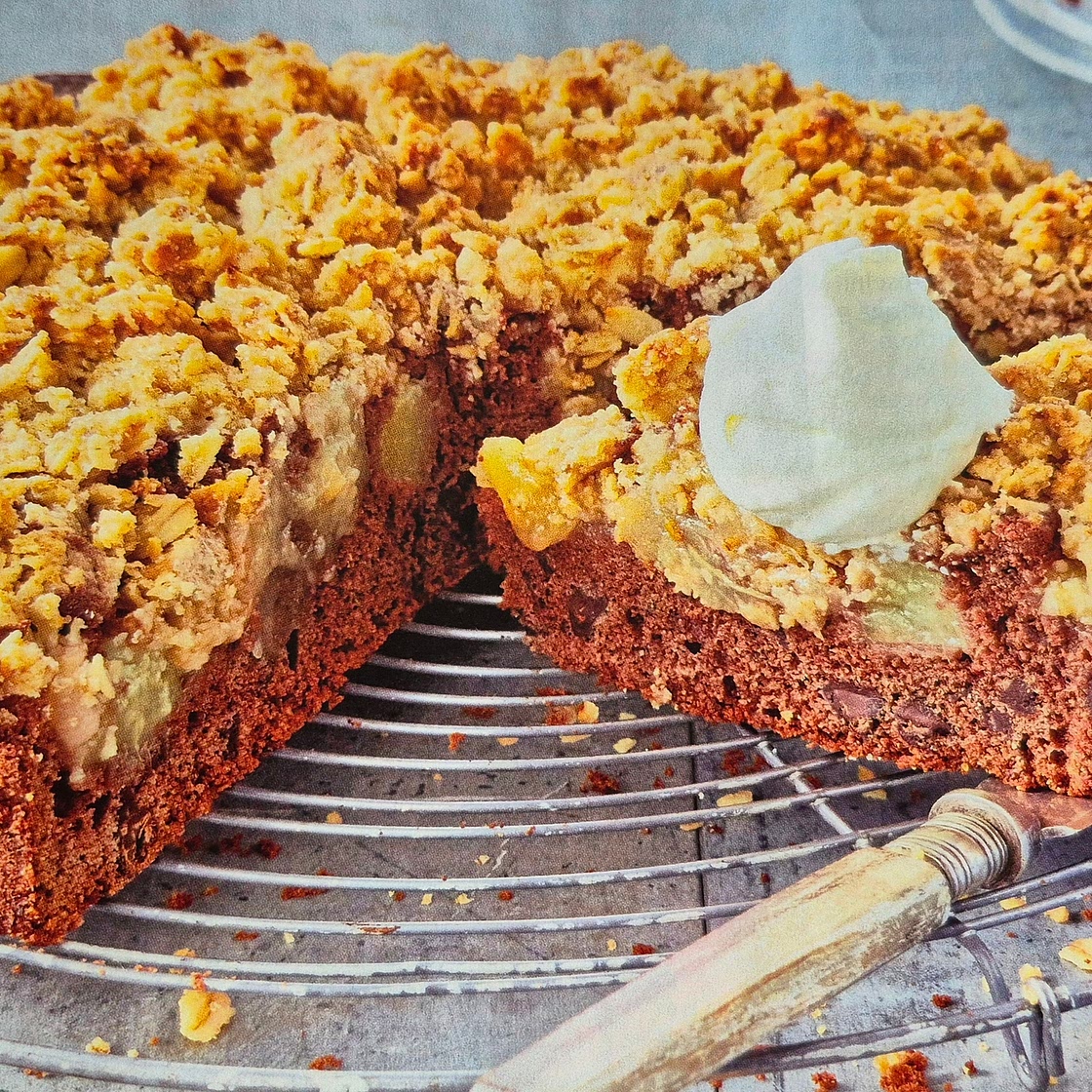 Schoko-Birnen-Kuchen mit Knusperstreuseln