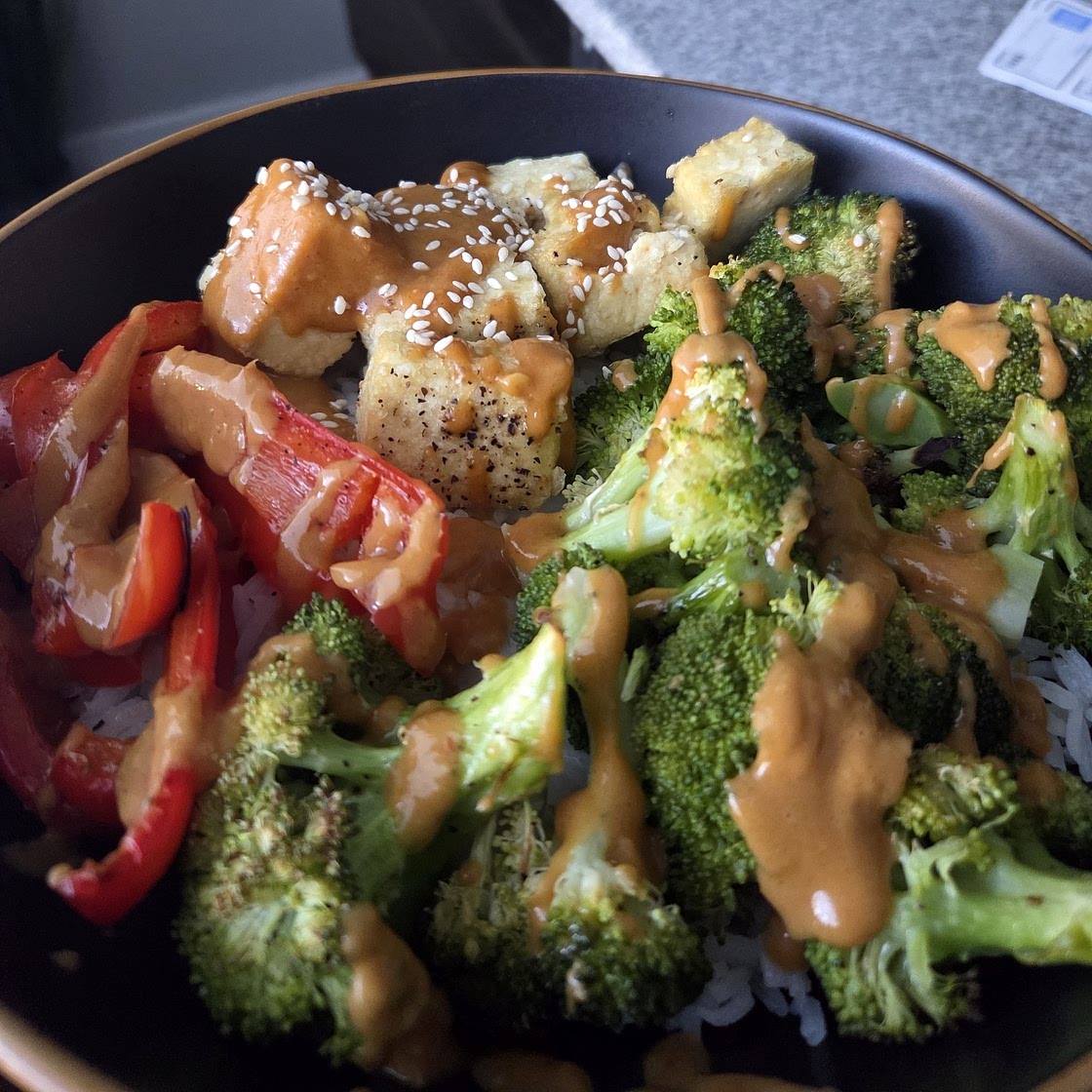 Spicy Peanut Tofu Bowls