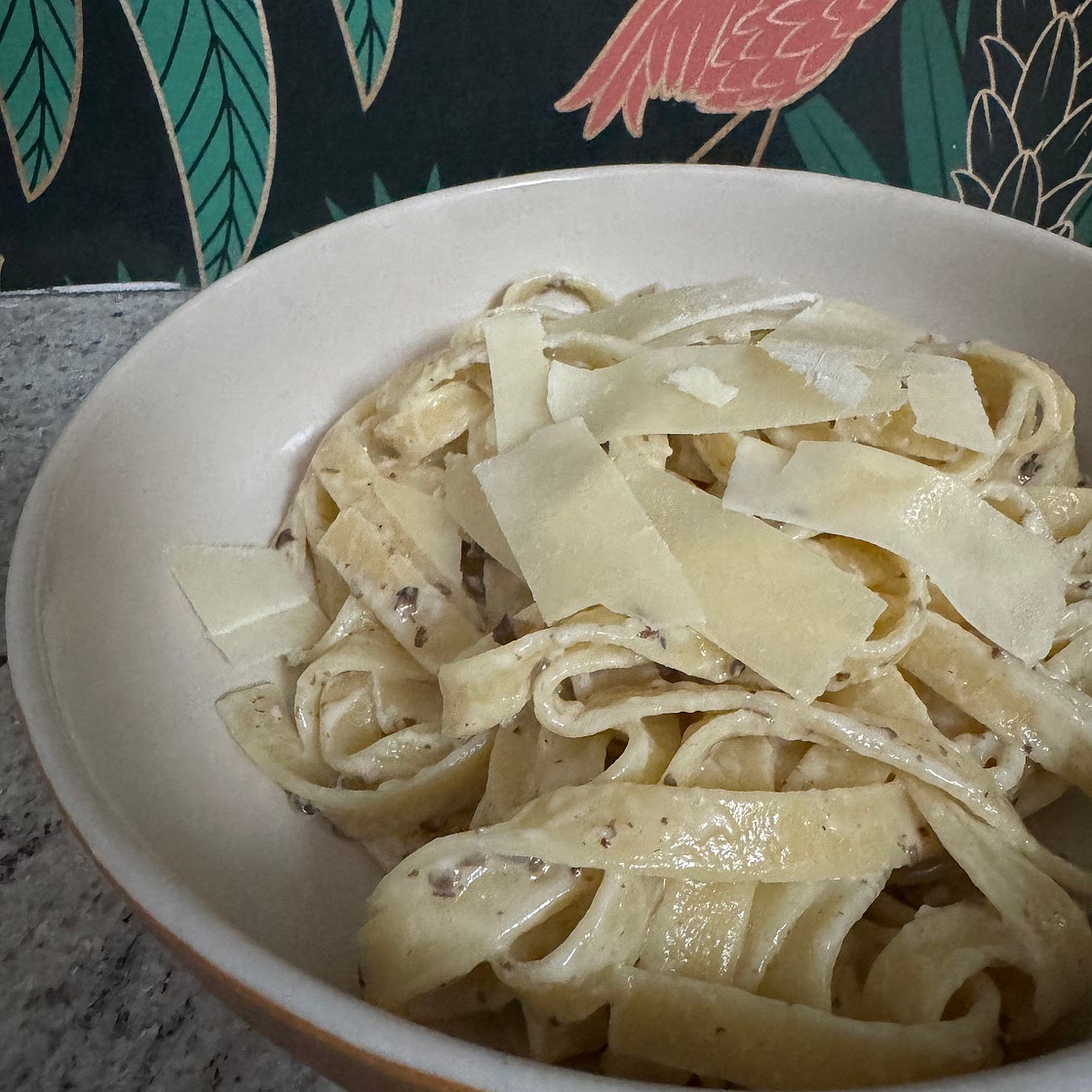 Creamy Garlic Black Truffle Pasta