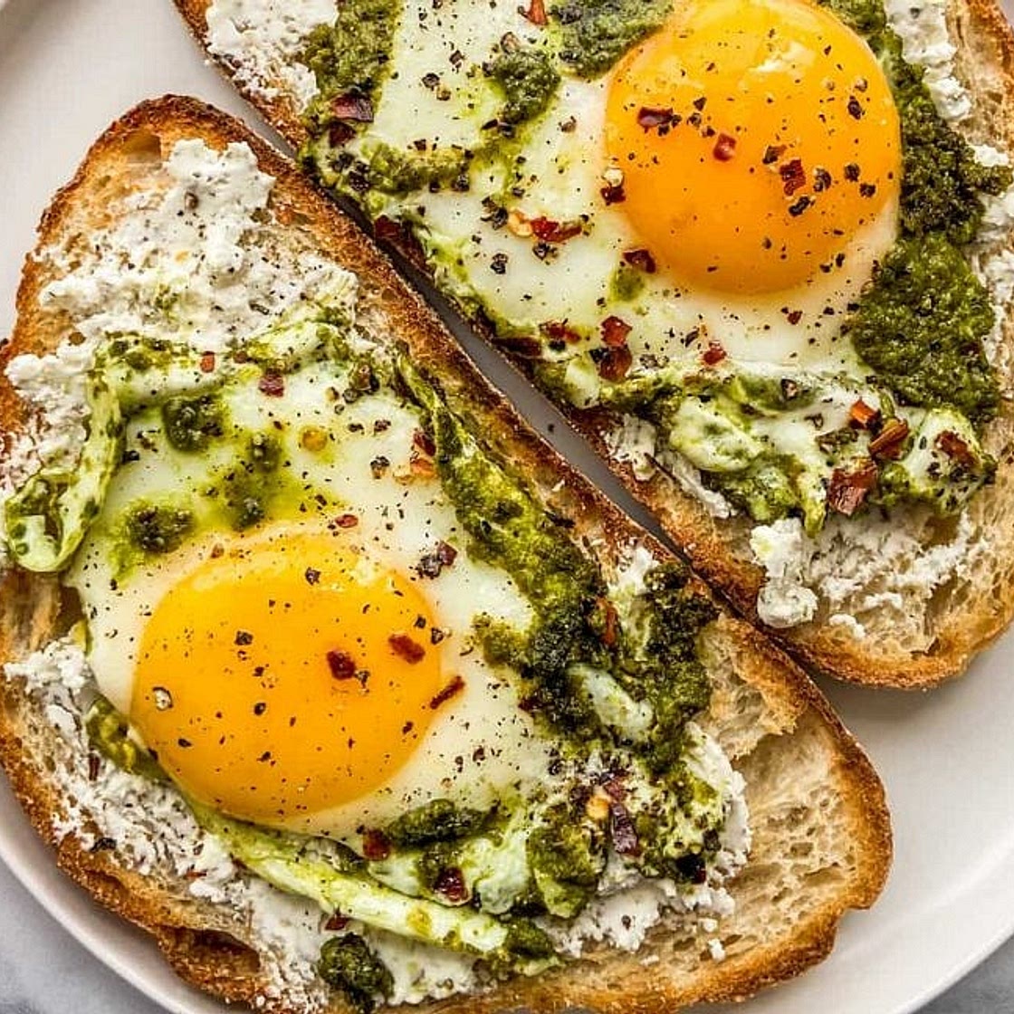 Pesto Egg Sandwich