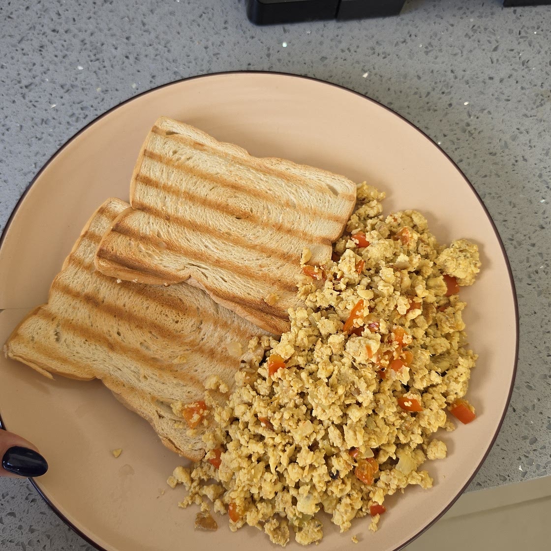 Huevo revuelto con pimientos