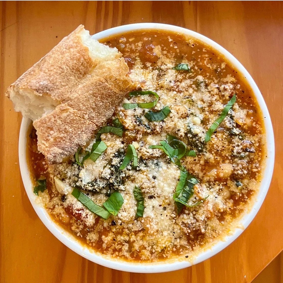Pasta e fagioli soup 