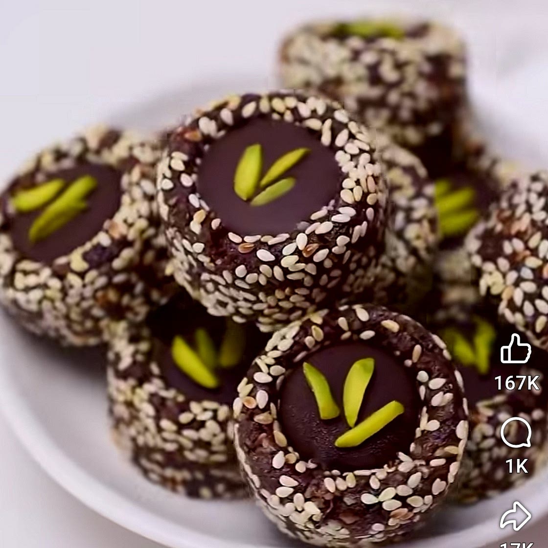 No-Bake Date, Peanut Butter & Chocolate Bites