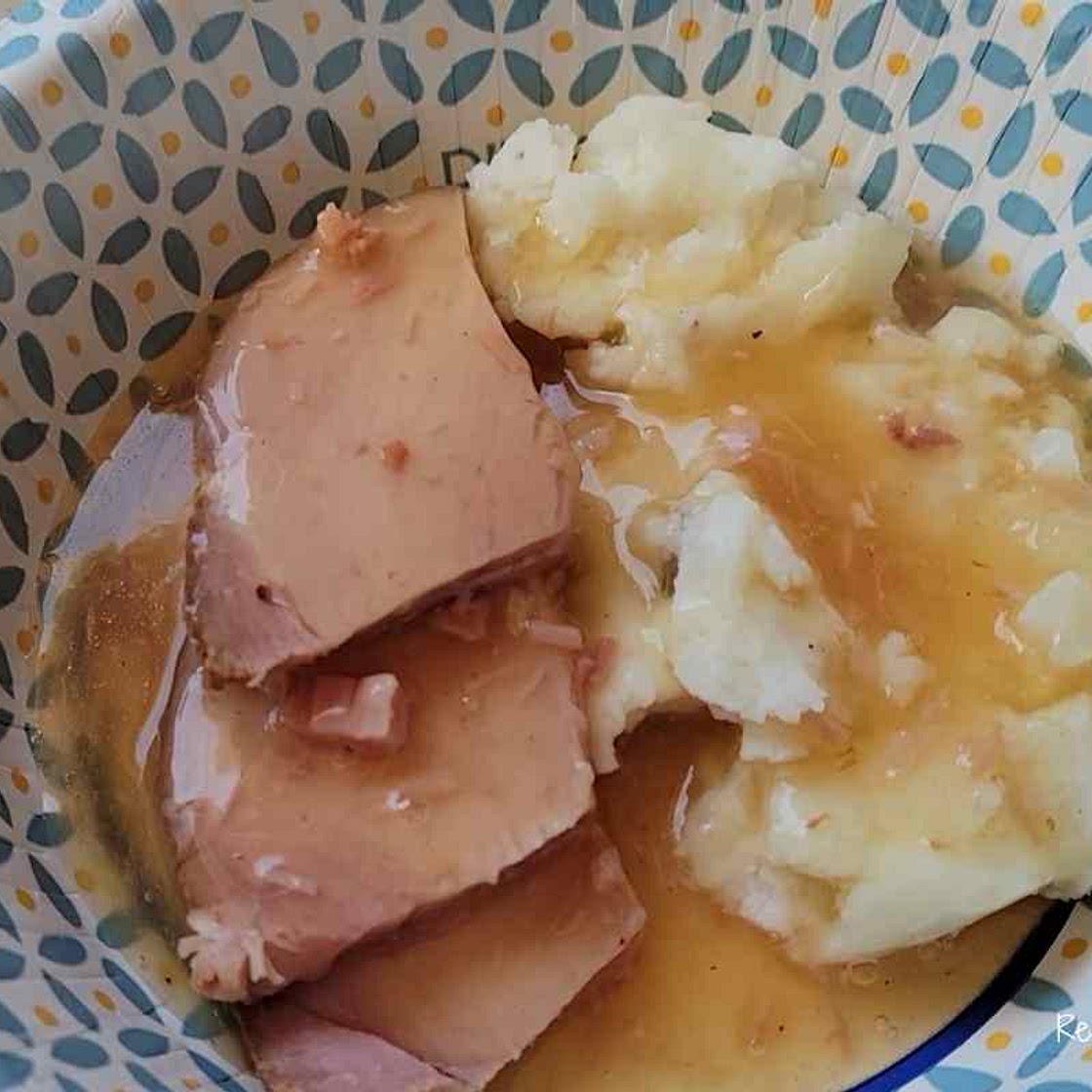 Easy Ham Gravy From Drippings – Perfect for Ham and Mashed Potatoes