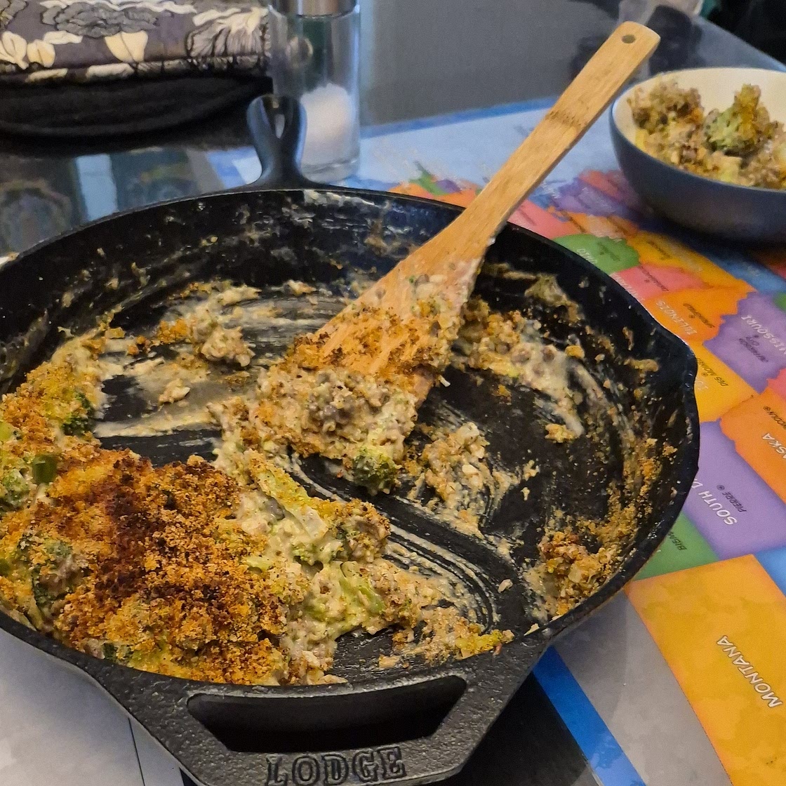 Cheesy Ground Beef & Broccoli Casserole
