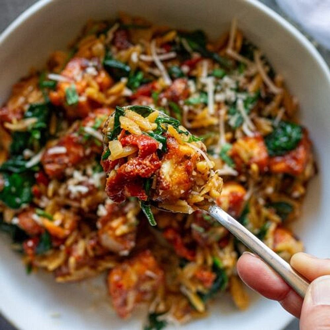 Creamy tomato, spinach & crispy tofu orzo