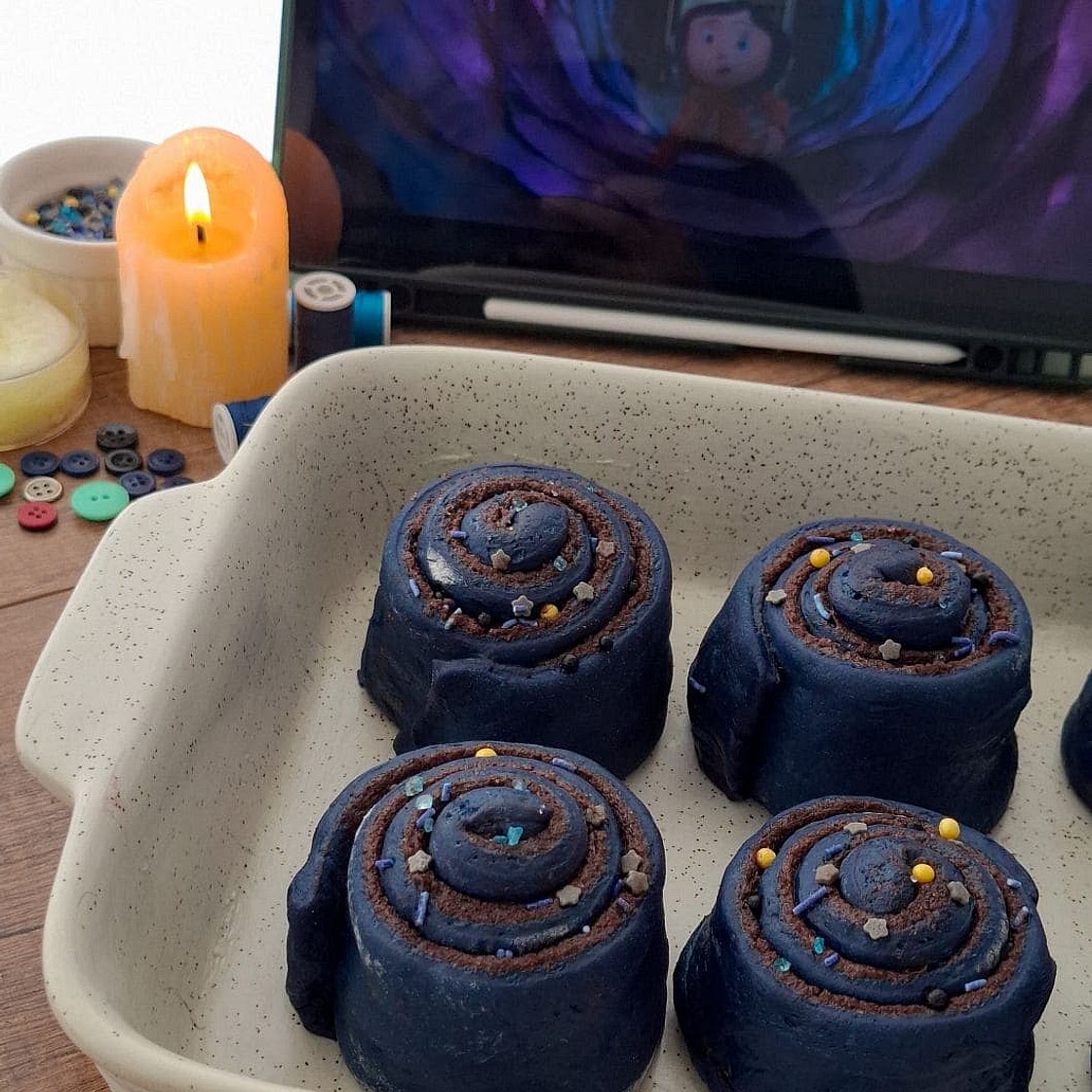 Coraline Themed Cinnamon Rolls (Viral Recipe)