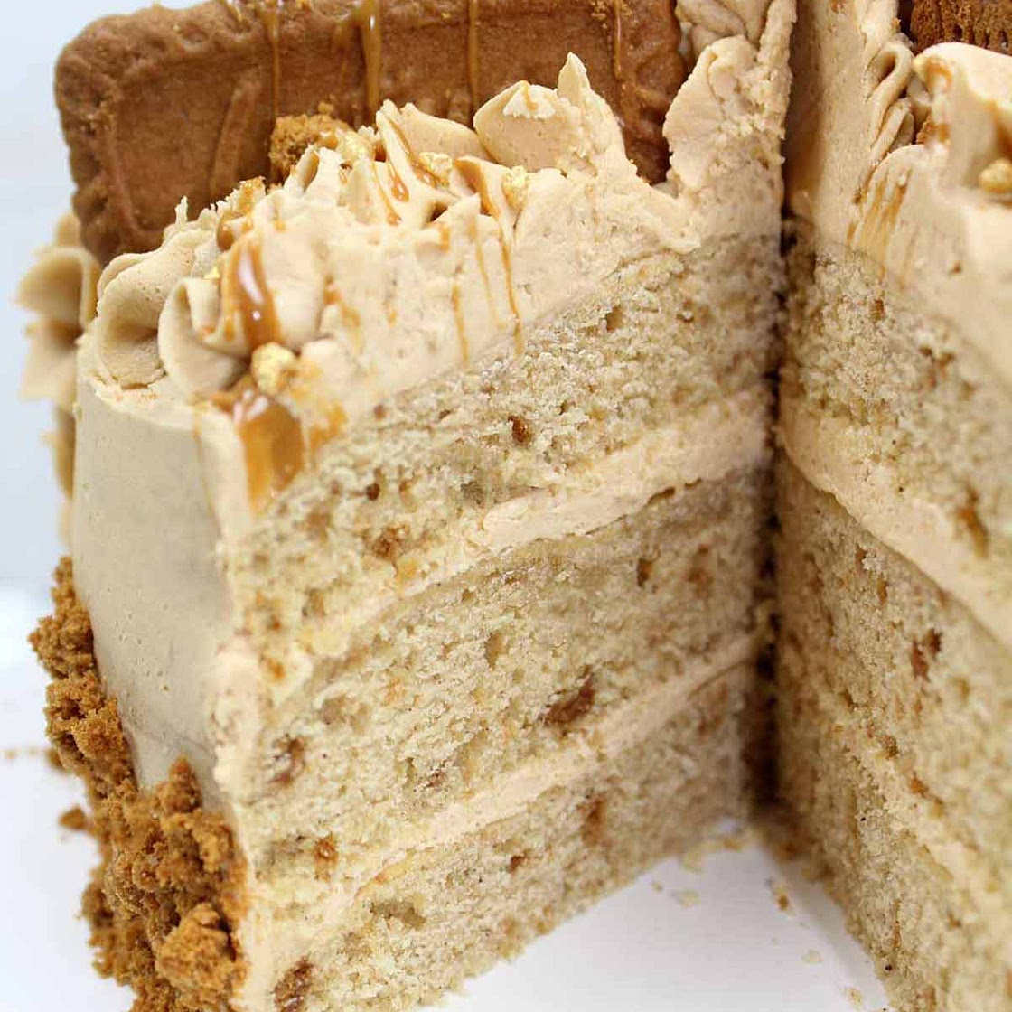 Vegan Biscoff Cake (Eggless)