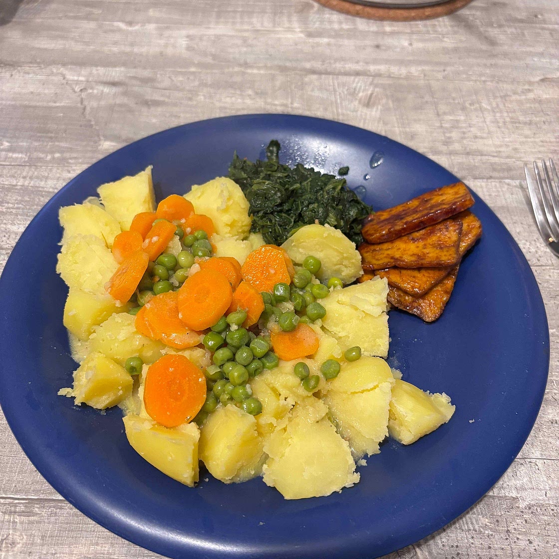 Kartoffeln mit Spinat Tofu und Rahmgemüse