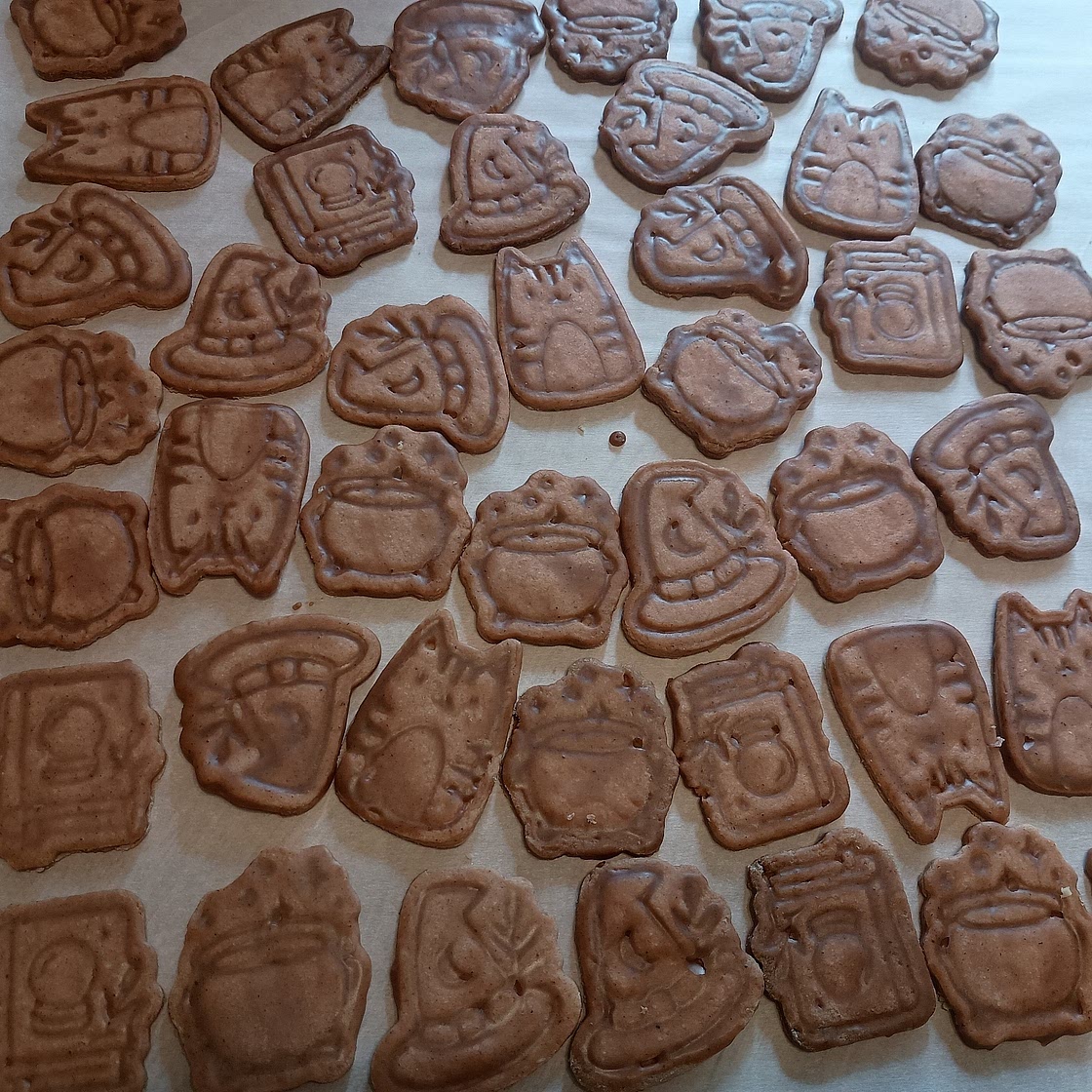 Pumpkin Spice Cutout Cookies with Spiced Maple Icing