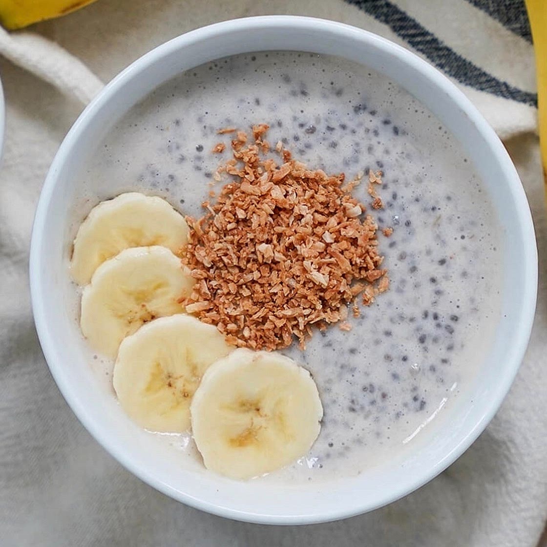 Chia seeds with yugurt(matsun) and banana.