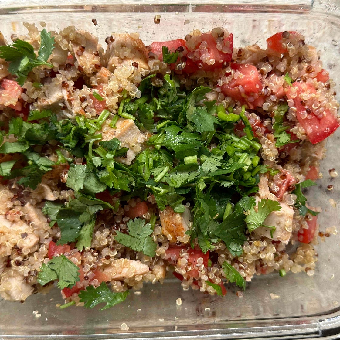 Bowl with chickennbreast and quinoa