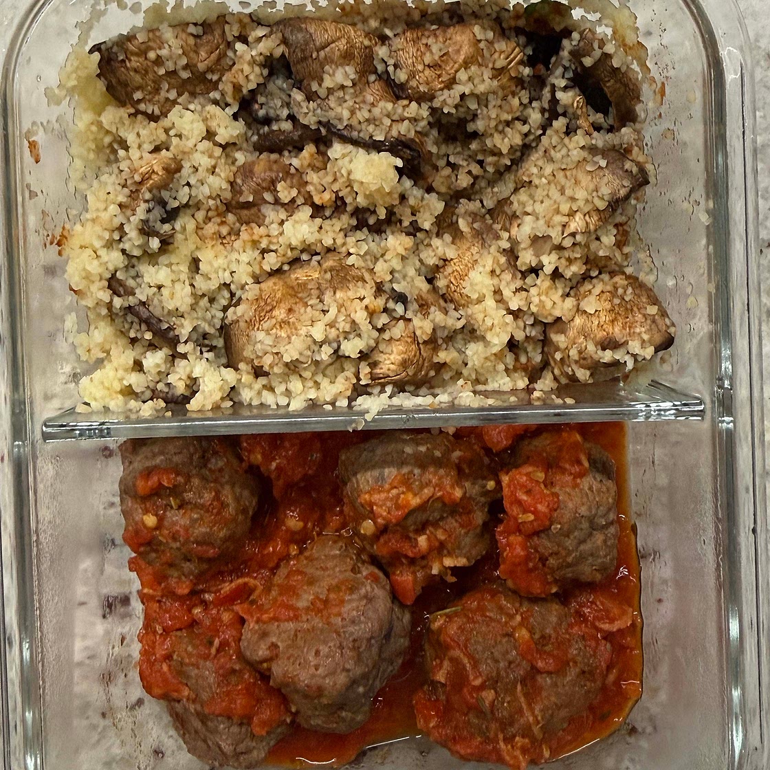Meat balls with bulgur and mashrooms.