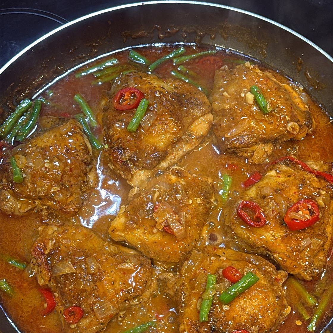 THAI RED COCONUT CHICKEN CURRY 