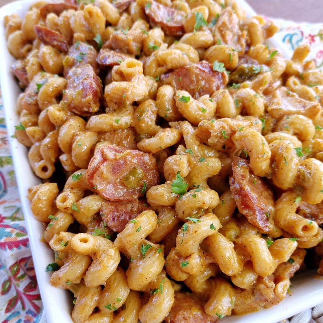 Cajun Pastalaya (Jambalaya Pasta with Sausage & Chicken)