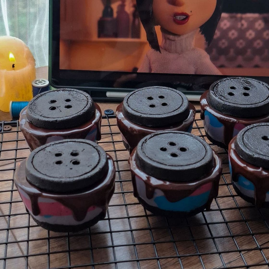 Coraline Button Cheesecakes