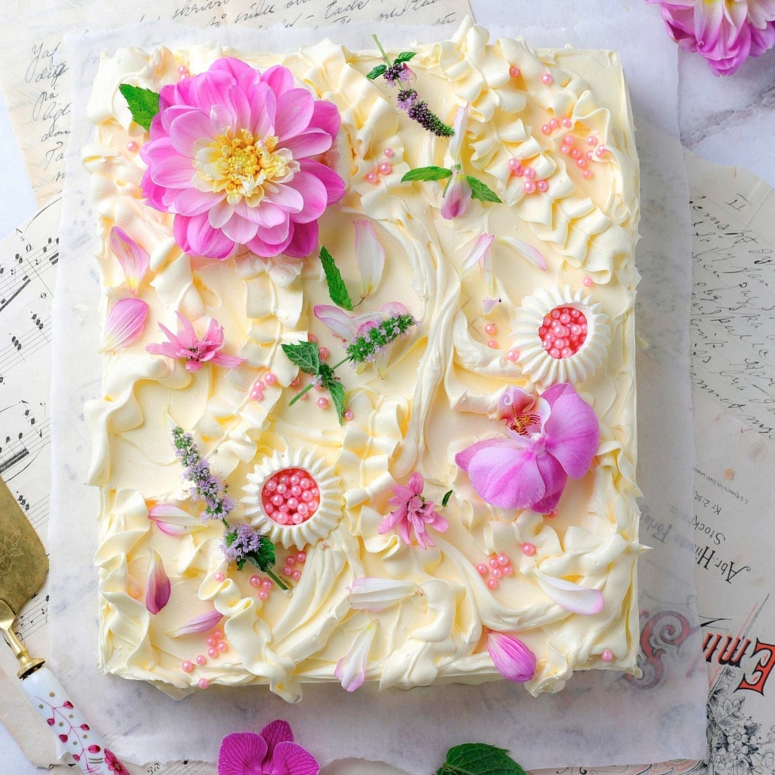 Dark Chocolate & Hazelnut Cake with White Chocolate Buttercream
