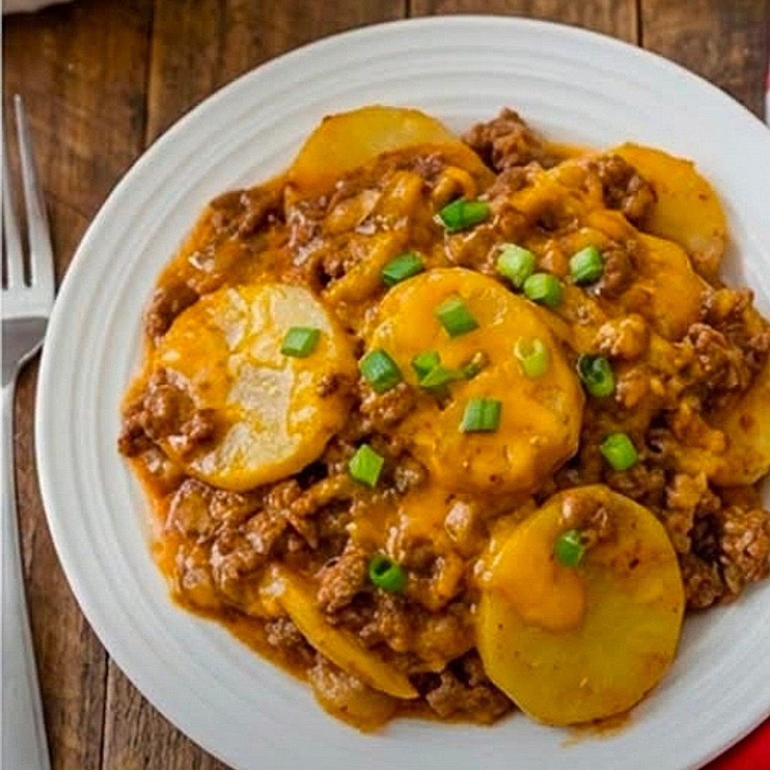 Slow Cooker Cheesy Taco Ground Beef & Potato Casserole