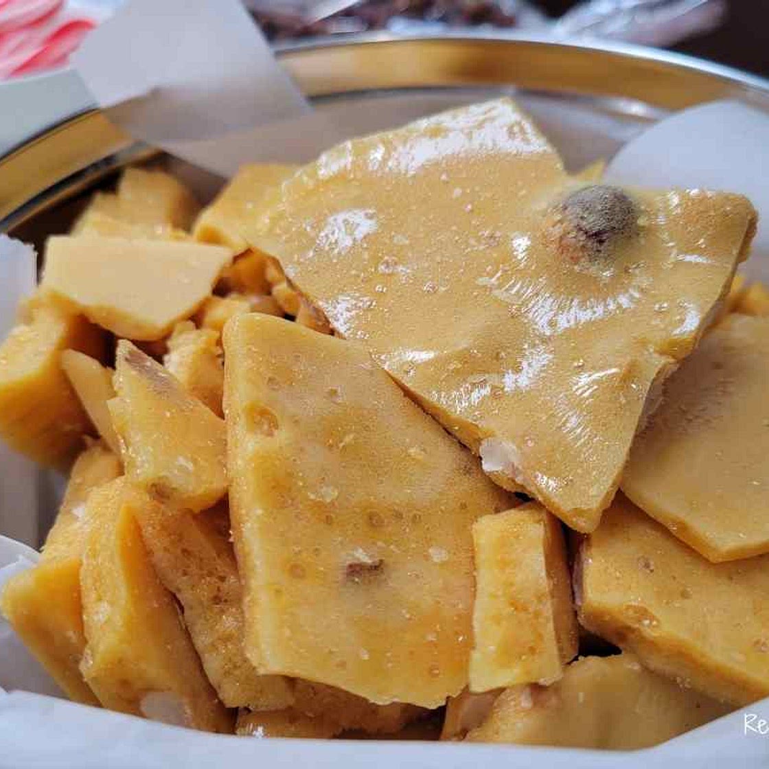 Grandma’s Old Fashioned Peanut Brittle Recipe (Crispy Holiday Classic)