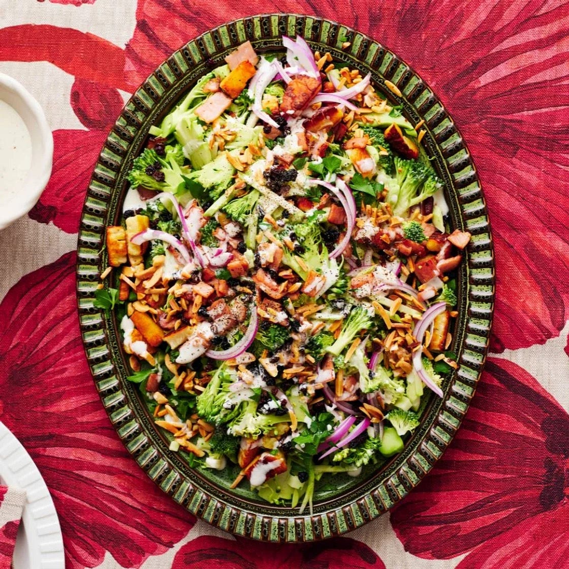 Raw broccoli salad with crispy bacon & haloumi croutons