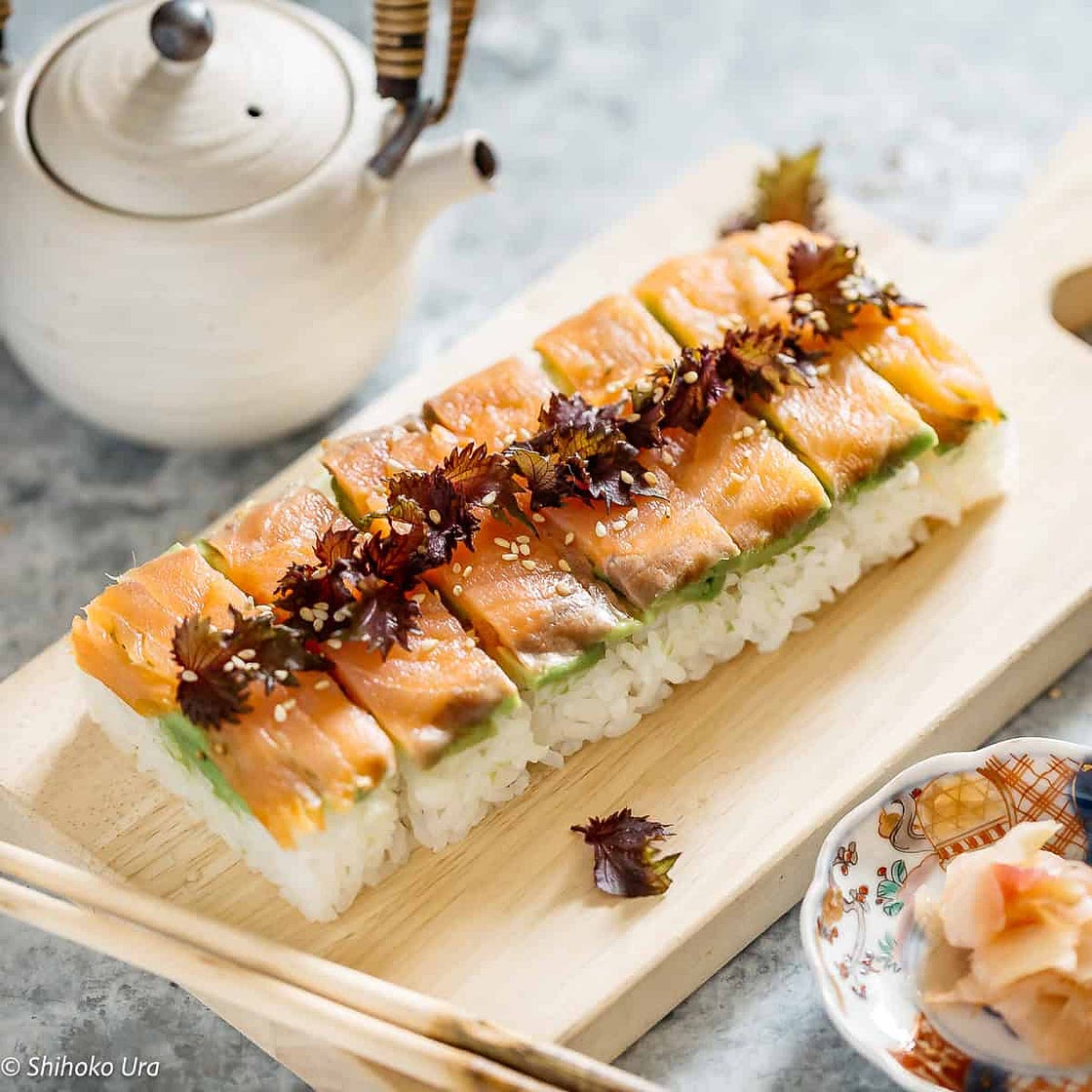 Pressed Sushi with Smoked Salmon スモークサーモンの押し寿司