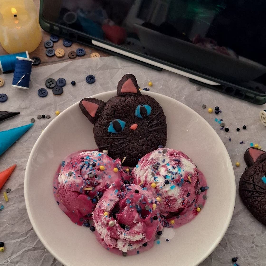 Coraline Chocolate Cat Cookies