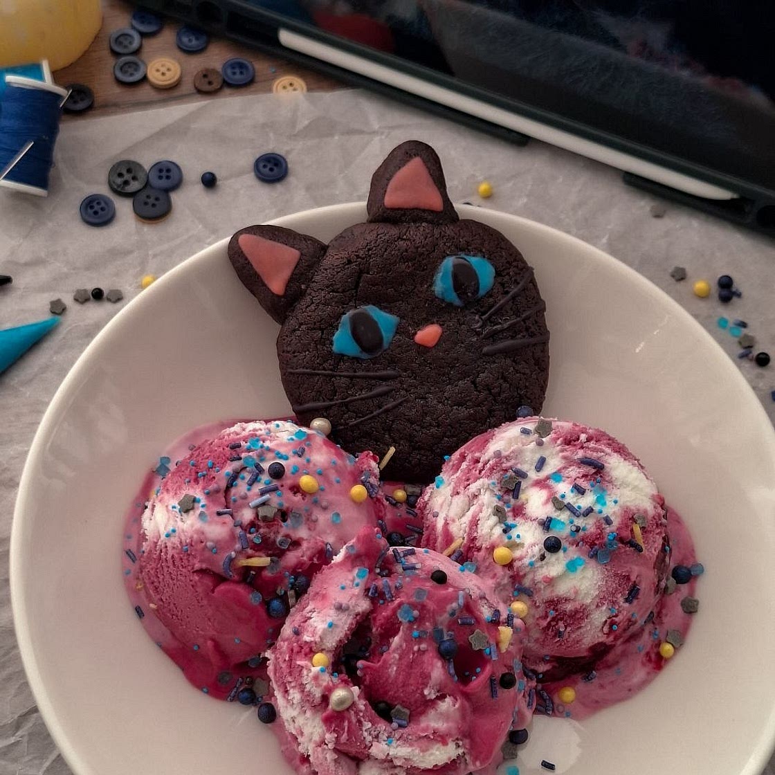Coraline Chocolate Cat Cookies