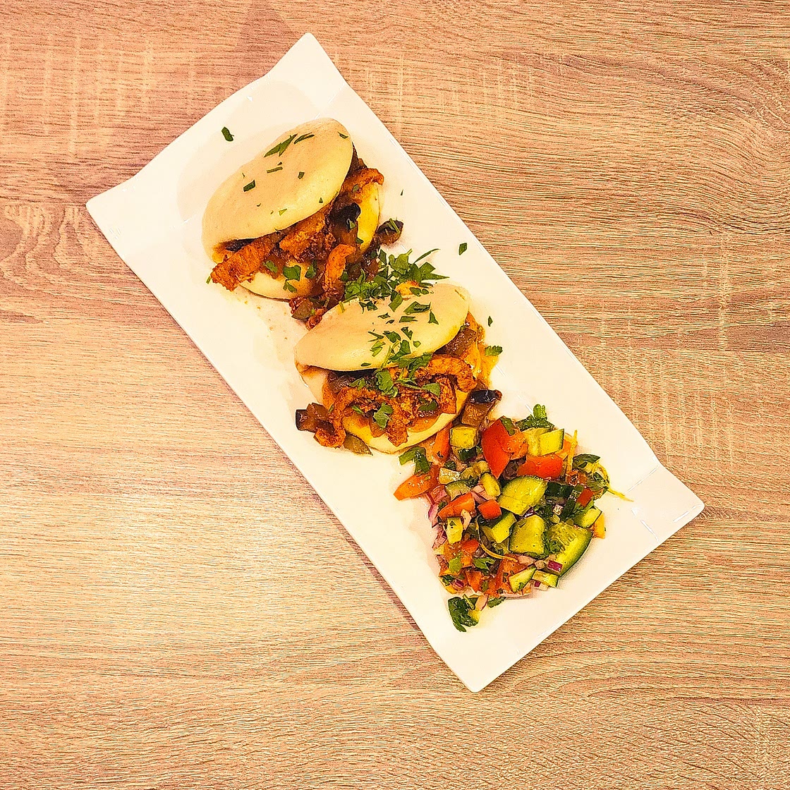 Bao buns aux émincés de porc & chutney d'abricot